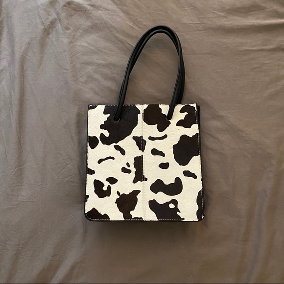 cow print shoulder bolsa urban outfitters